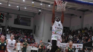 Aliağa Petkimspor evinde Manisa Büyükşehir Belediyesporu mağlup etti 