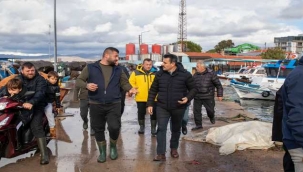 Dikili ve Çandarlı'yı fırtına vurdu