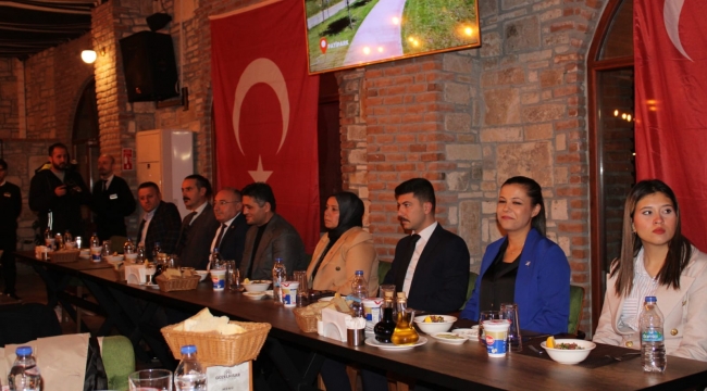Aliağa'da MHP'den Birlik Ve Dayanışma Yemeği