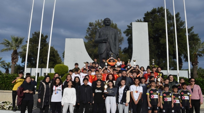 Aliağa'da Öğrenciler Atatürk İçin Koştu