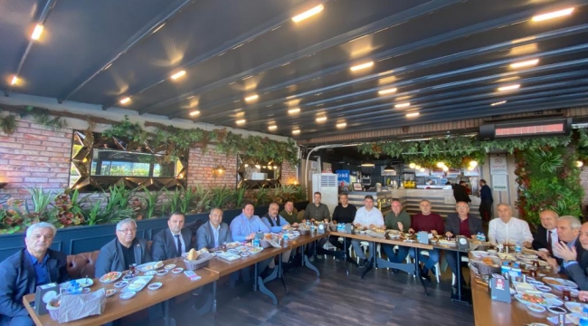 CHP Aliağa Belediye Başkan Aday Adayları Kahvaltıda Buluştu