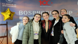 İzmirli Deniz buz pateninde altın madalya kazandı