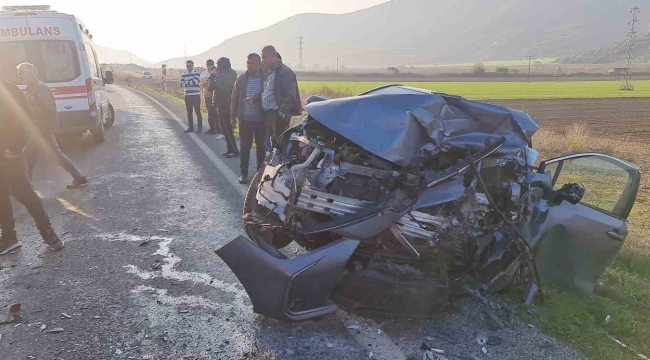 Kafa kafaya çarpıştılar, ortalık savaş alanına döndü: 2 yaralı