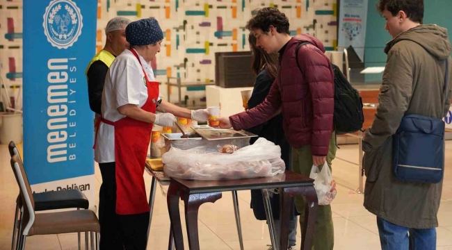 Menemen Belediyesinden üniversite öğrencilerine sıcak çorba