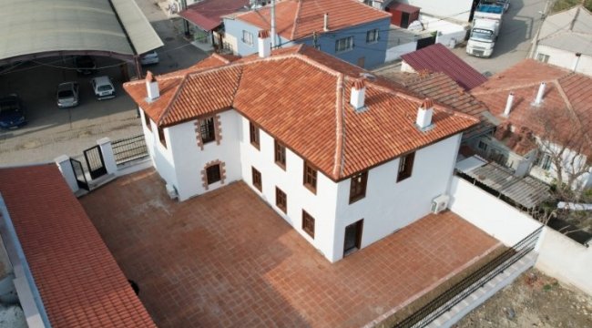 Salihli Atatürk Evi'nde sırada iç tefriş var