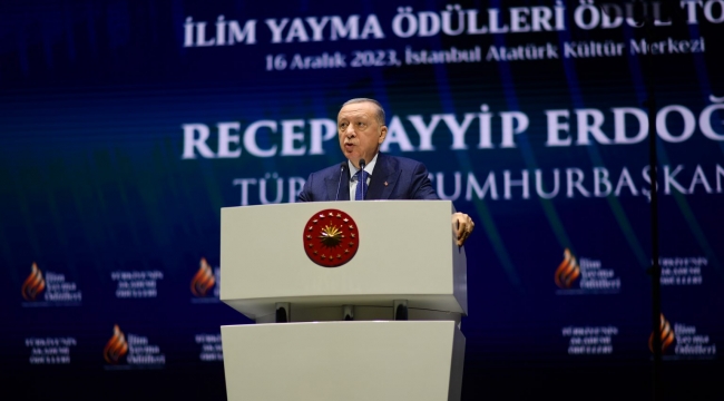 "Türkiye'nin Akademi Ödülleri" olarak nitelendirilen İlim Yayma Ödülleri sahiplerini buldu.