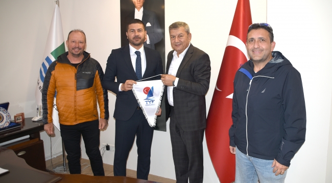 TÜRKİYE'NİN EN İYİ RÜZGAR SÖRFÇÜLERİ YENİFOÇA'DA YARIŞACAK