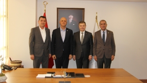 Ümit Özlale Bergama Ticaret Odasını ziyaret etti