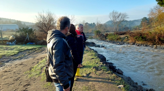 Bergama'da Selden Zarar Gören, Hayvanları Telef Olan Hiç Bir Üreticimizi Çaresiz Bırakmayacağız