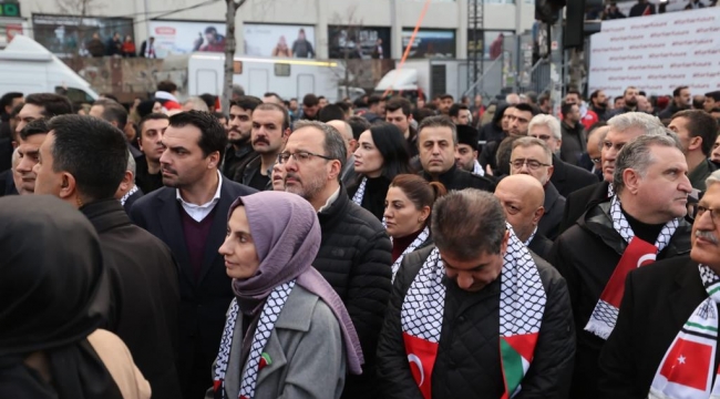 Dr. Mehmet Kasapoğlu Şehitlere Saygı ve Filistin'e Destek Yürüyüşüne Katıldı