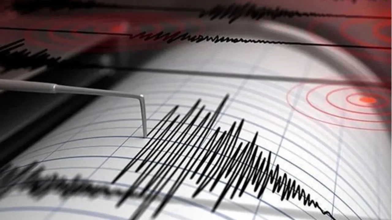İzmir Menderes'te 5.1 büyüklüğünde deprem: Manisa'dan da hissedildi