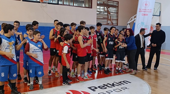 Aliağa'da Yıldız Erkekler Basketbol Şampiyonu Gazi Ortaokulu!