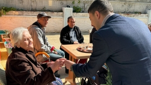 Aliağa Ülkü Ocakları Huzurevi Sakinlerini Ziyaret Etti