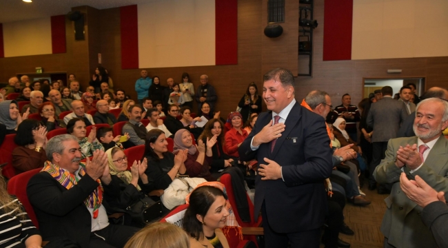 Başkan Tugay: Bundan sonraki türküleriniz inşallah dertli değil hep neşeli olsun