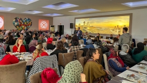  Bergamalı Kadınlarla Birlik ve Beraberlik Kahvaltısı