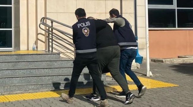 Çeşme'de yakalanan 1 göçmen kaçakçısı organizatörü tutuklandı
