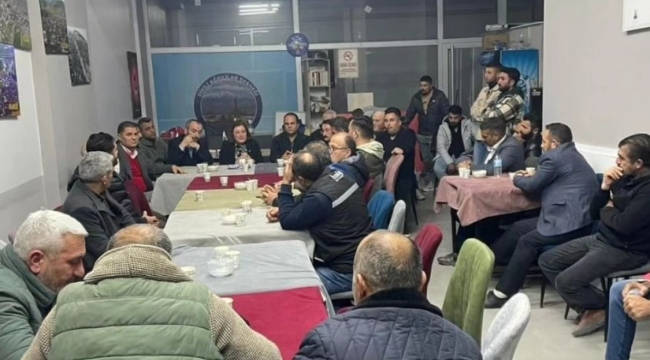 MHP Dikili Belediye Başkan Adayı Sema Akıncı, Ağrılılar Derneği'ni Ziyaret Etti