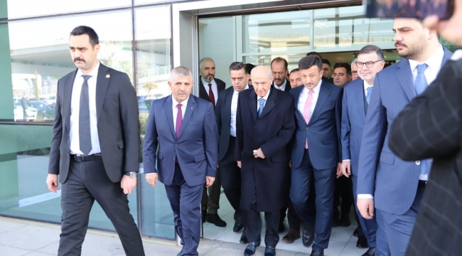 MHP Lideri Bahçeli İzmir'de Karşılandı, Manisa'ya Geçti