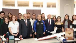 Bakan Kacır ve ilk Türk astronot Gezeravcı Dokuz Eylül'de