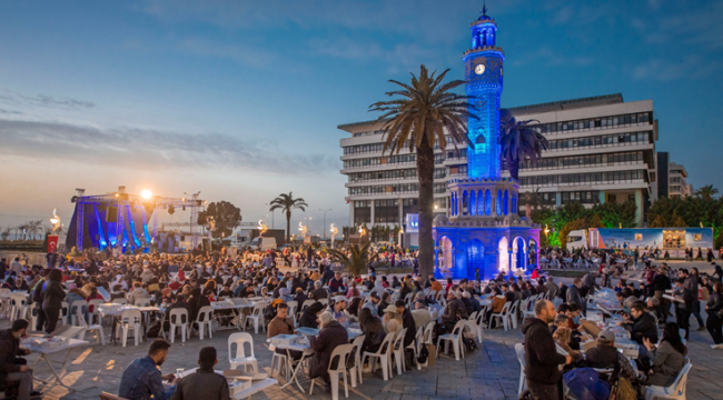 İzmir dayanışması Ramazan'da da sürecek