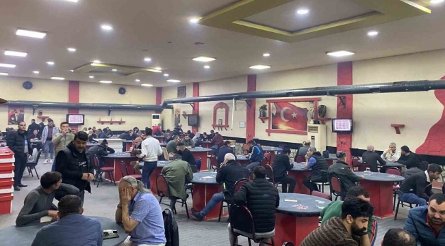İzmir'de kumar baskını: 83 kişi yakalandı