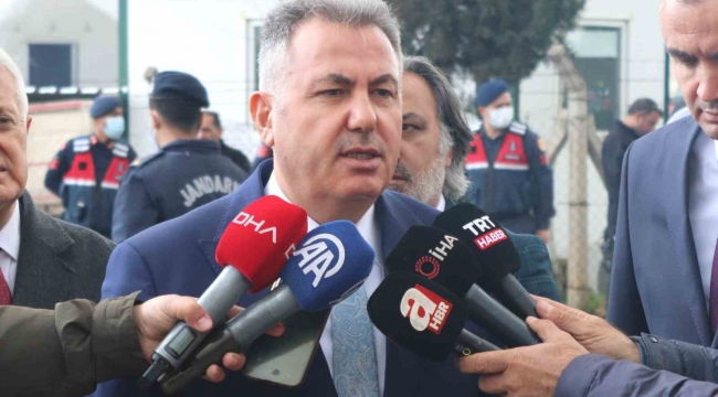 İzmir Valisi Elban: "Yangın büyük ölçüde kontrol altına alındı"