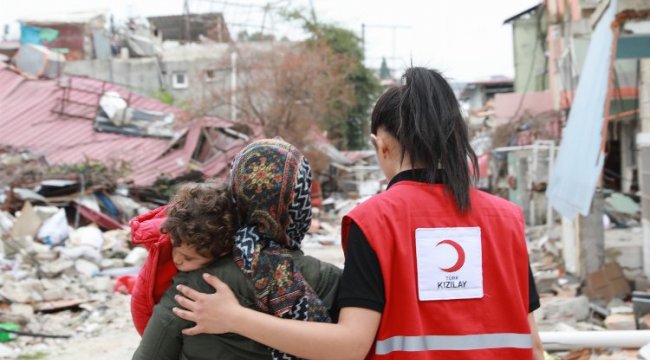 Kızılay'dan yetim çocuklara düzenli destek