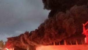 İki ayrı fabrikada çıkan yangın kontrol altında