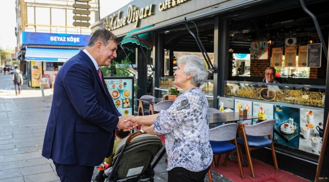 İlk ziyaret Zübeyde Ana'ya