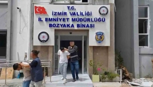 İzmir'de motosikletli kapkaççılar kıskıvrak yakalandı