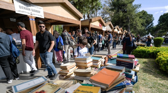 İzmirliler İZKİTAP Fest'e akın etti