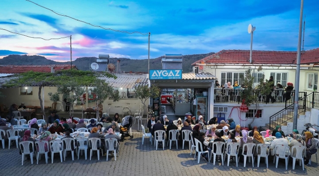  Karakuzu Mahallesi'nde Birlik ve Beraberlik Ruhu İftar Yemeğinde Yaşatıldı