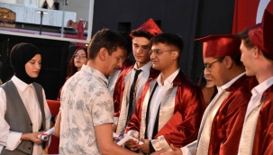 Aliağa Habaş Hamdi Başaran Mesleki ve Teknik Anadolu Lisesi'nden Heyecan Verici Mezuniyet Töreni