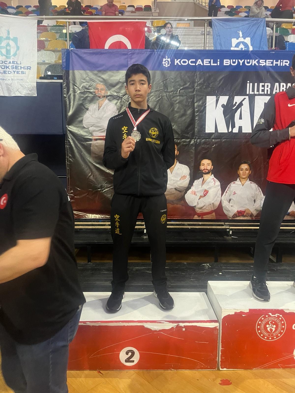 Aliağa'lı Karateci Muhammed Efe Yıldızhan'dan büyük başarı