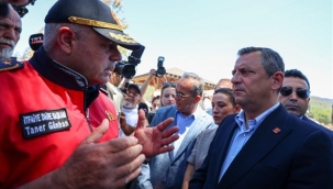 CHP Genel Başkanı Özel Selçuk'ta yanan ormanlık alanı inceledi