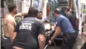 Dakikalarca yağmur altında kaldılar, elektrik akımına kapılan 2 kişiden acı haber