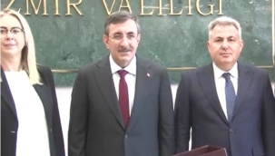 Cumhurbaşkanı Yardımcısı Yılmaz İzmir Valiliği'ni ziyaret etti