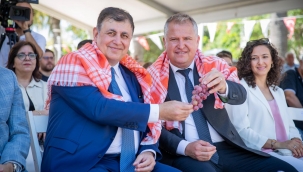 Urla'nın binlerce yıllık Bağbozumu Şenliği başladı