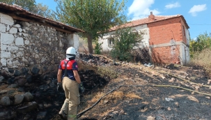 Aliağa 'da 2 farklı noktada çıkan yangın söndürüldü