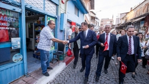 Başkan Tugay, 88. Uluslararası Bergama Kermesi'ne katıldı