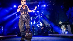 Çim Konserleri'nde Hande Yener sahne aldı