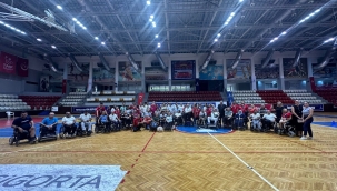 Engeller tekerlekli sandalye futbolu ile kalktı