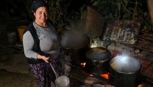 Aliağa'nın Doğal Çıtak Nar Ekşisi'nin Sofralara Uzanan Öyküsü