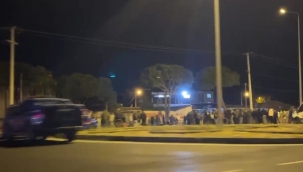 Bergama'daki kazada 14 yaşındaki kız ağır yaralandı, mahalleli eylem yaptı