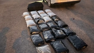 İzmir'de narkotik operasyonları: 32 kilonun üzerinde uyuşturucu ele geçirildi