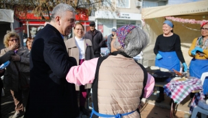 Bergama Belediyesi Üreten Kadınlar İçin Yeni Yıl Pazarı Kurdu