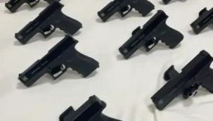 İzmir'de ruhsatsız silah tacirine operasyon