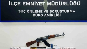 Uyuşturucu tacirlerinin evinden 3 bin sentetik hap ele geçirildi