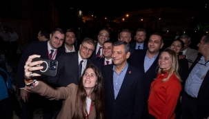 CHP Lideri Özel'den örgüte iktidar mesajı "İzmir'de yükselen bir kenetlenme ivmesi var"