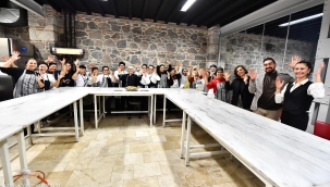 Meslek Fabrikası'nda işitme engellilere yönelik pastacılık kursu açıldı